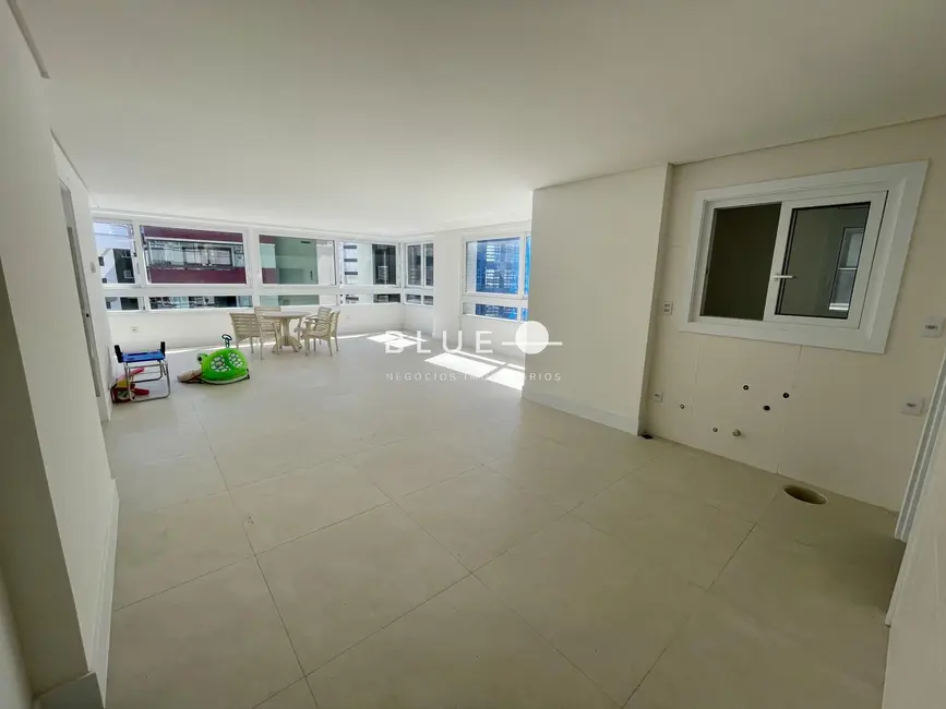 Foto 4 de Apartamento com 3 quartos à venda, 129m2 em Torres - RS