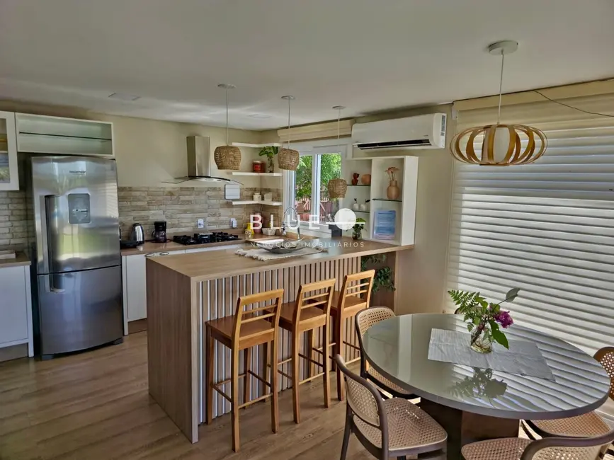 Foto 3 de Casa com 4 quartos à venda, 150m2 em Torres - RS