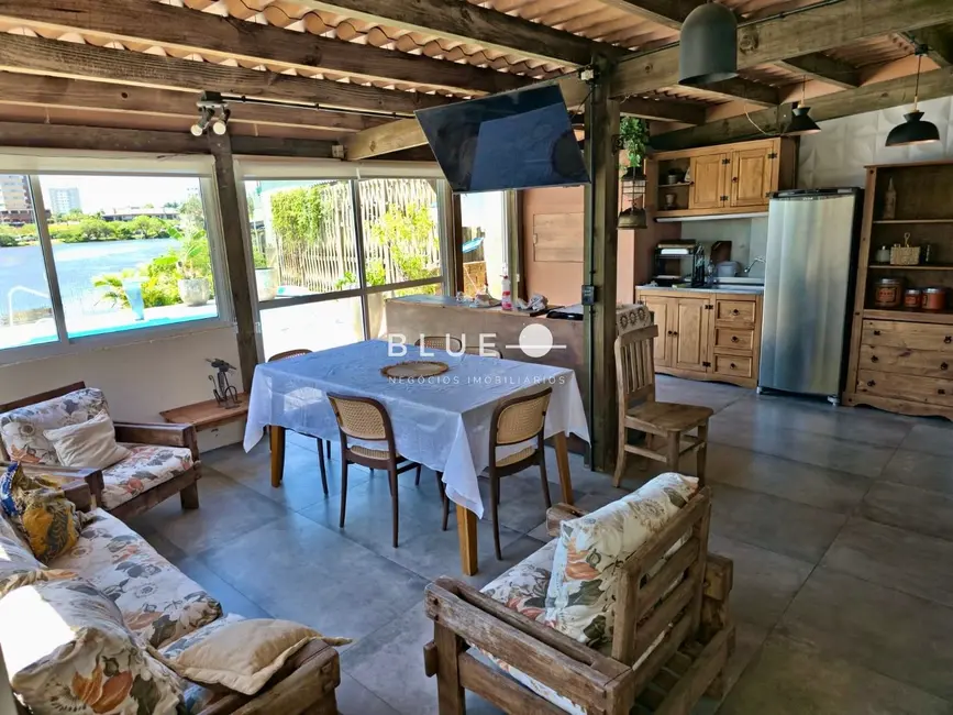 Foto 5 de Casa com 4 quartos à venda, 150m2 em Torres - RS