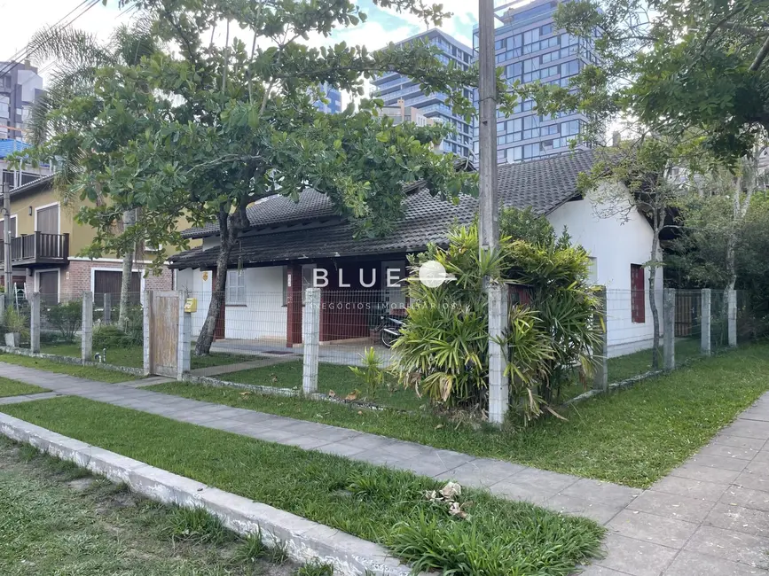 Casa com 3 quartos à venda, 200m2 em Torres - RS - imagem 1 Foto 1 de Casa com 3 quartos à venda, 200m2 em Torres - RS