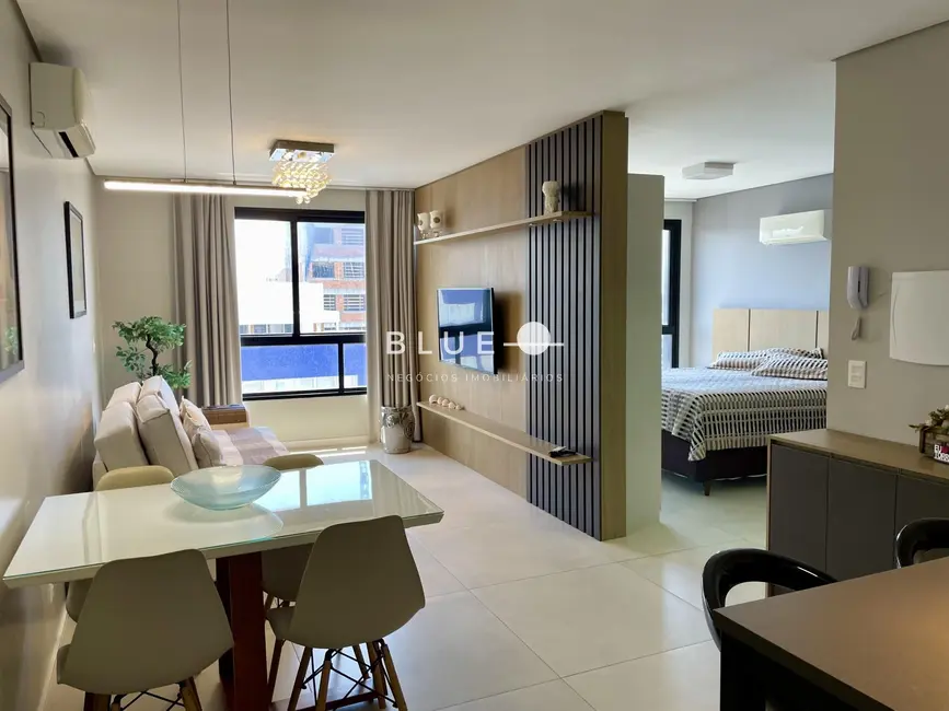 Foto 1 de Apartamento com 1 quarto à venda, 53m2 em Centro, Torres - RS