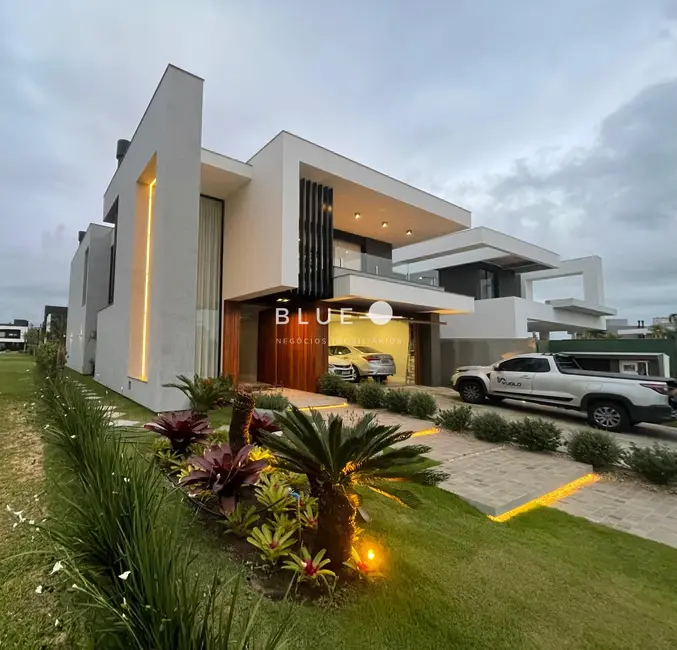 Foto 1 de Casa de Condomínio com 3 quartos à venda, 370m2 em Torres - RS