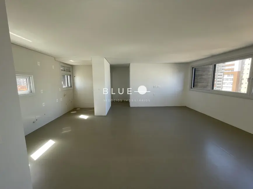 Foto 2 de Apartamento com 2 quartos à venda, 90m2 em Centro, Torres - RS