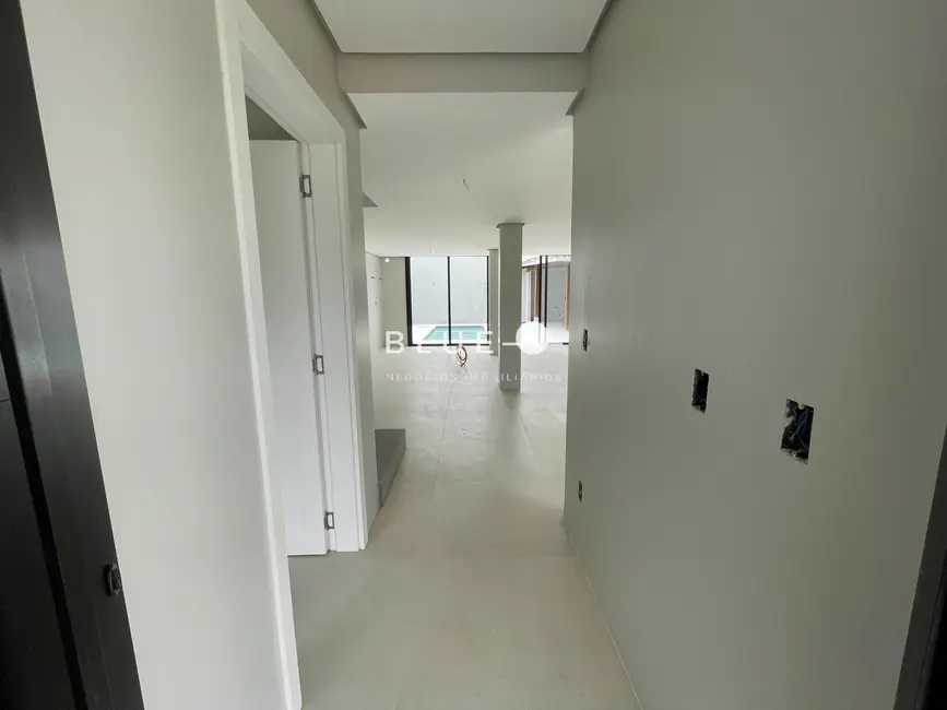 Foto 5 de Casa com 4 quartos à venda, 284m2 em Torres - RS