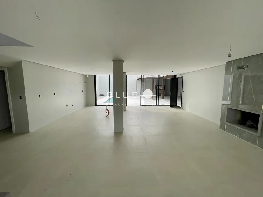Foto 8 de Casa com 4 quartos à venda, 284m2 em Torres - RS