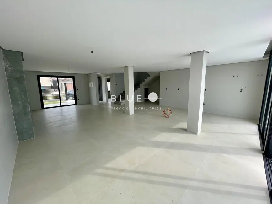 Foto 7 de Casa com 4 quartos à venda, 284m2 em Torres - RS