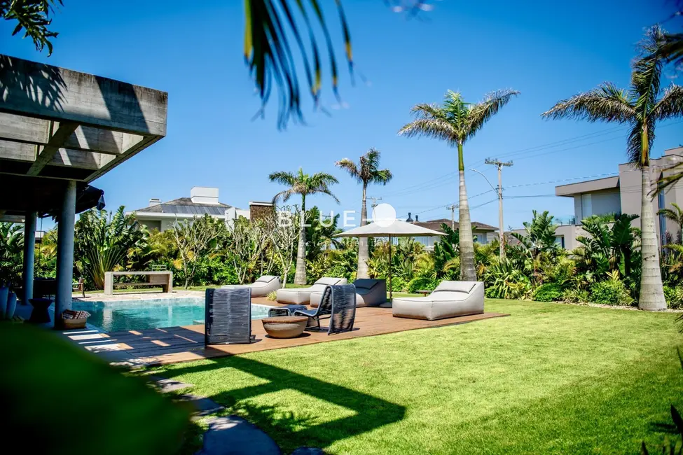 Foto 2 de Casa de Condomínio com 4 quartos à venda, 759m2 em Torres - RS