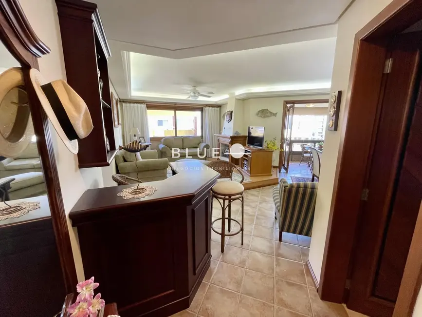 Foto 2 de Apartamento com 3 quartos à venda, 142m2 em Torres - RS