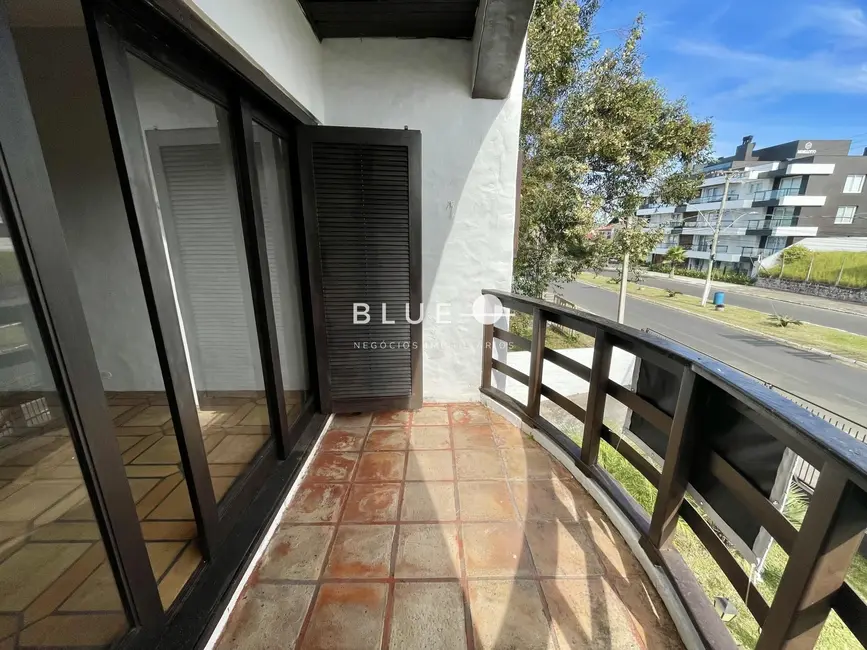 Foto 9 de Cobertura com 3 quartos à venda, 220m2 em Torres - RS