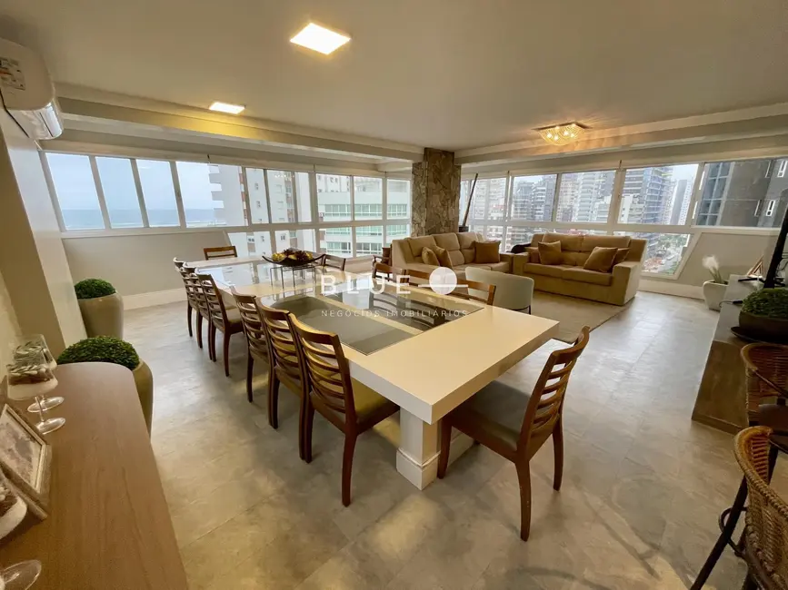 Foto 1 de Cobertura com 6 quartos à venda, 380m2 em Torres - RS