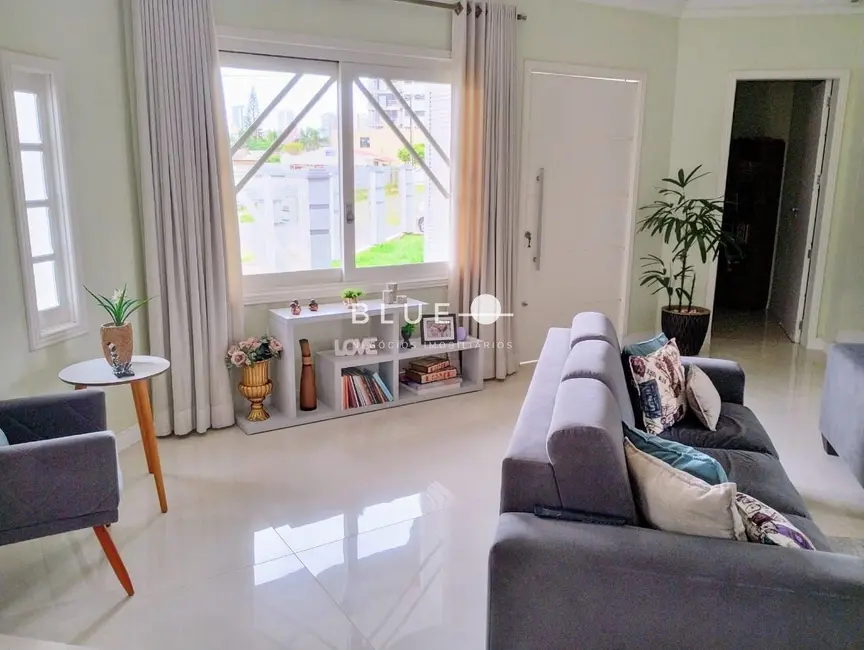 Foto 3 de Casa com 3 quartos à venda, 180m2 em Torres - RS