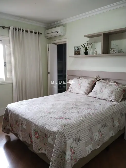 Foto 8 de Casa com 3 quartos à venda, 180m2 em Torres - RS