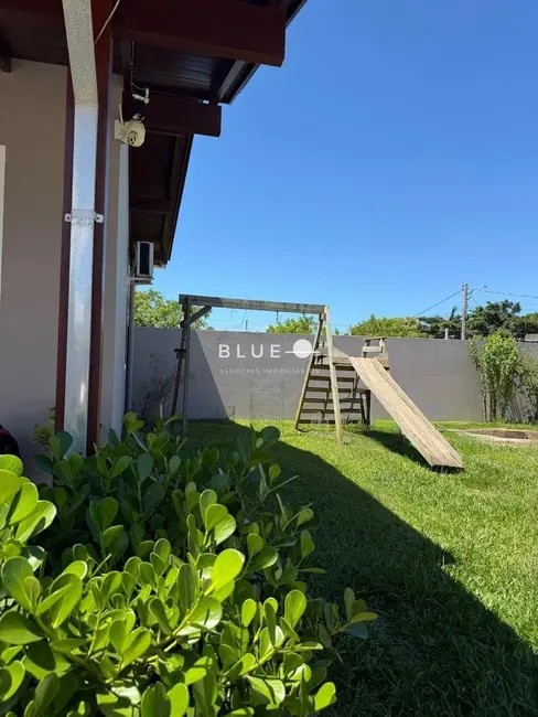 Foto 9 de Casa com 2 quartos à venda, 81m2 em Torres - RS