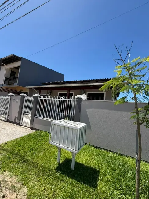 Foto 3 de Casa com 2 quartos à venda, 81m2 em Torres - RS