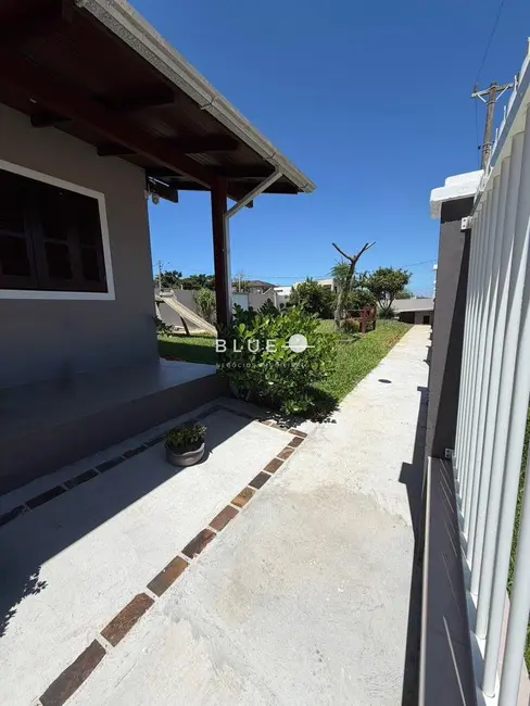 Foto 8 de Casa com 2 quartos à venda, 81m2 em Torres - RS