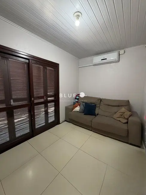 Foto 6 de Casa com 2 quartos à venda, 81m2 em Torres - RS