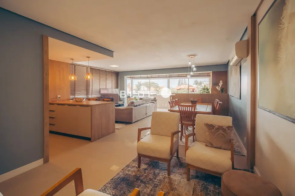 Foto 2 de Apartamento com 4 quartos à venda, 158m2 em Torres - RS