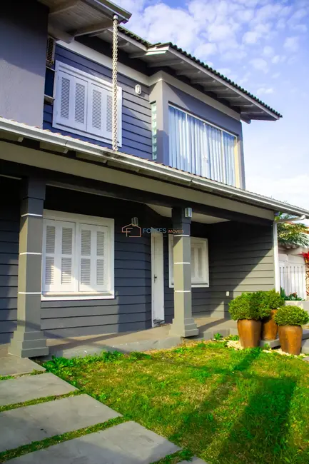 Sobrado com 3 quartos à venda, 81m2 em Centro, Osorio - RS - imagem 1 Foto 1 de Sobrado com 3 quartos à venda, 81m2 em Centro, Osorio - RS