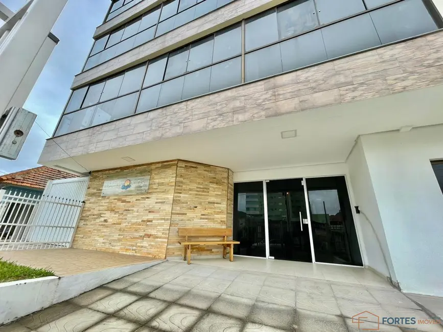 Foto 2 de Cobertura com 3 quartos à venda, 235m2 em Centro, Tramandai - RS