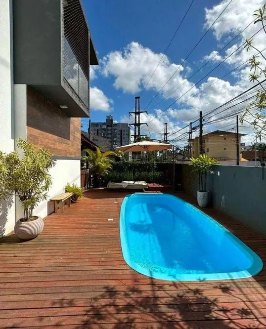 Foto 1 de Casa com 2 quartos à venda, 155m2 em Santo Antônio, Joinville - SC