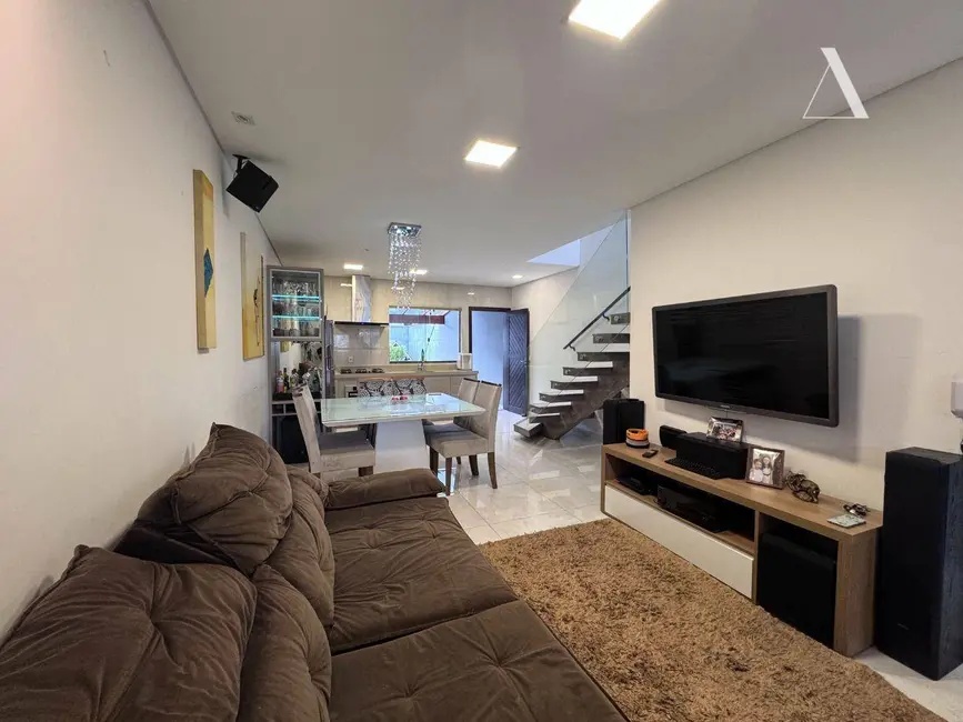 Casa com 3 quartos à venda, 135m2 em Saguaçu, Joinville - SC - imagem 4 Foto 4 de Casa com 3 quartos à venda, 135m2 em Saguaçu, Joinville - SC