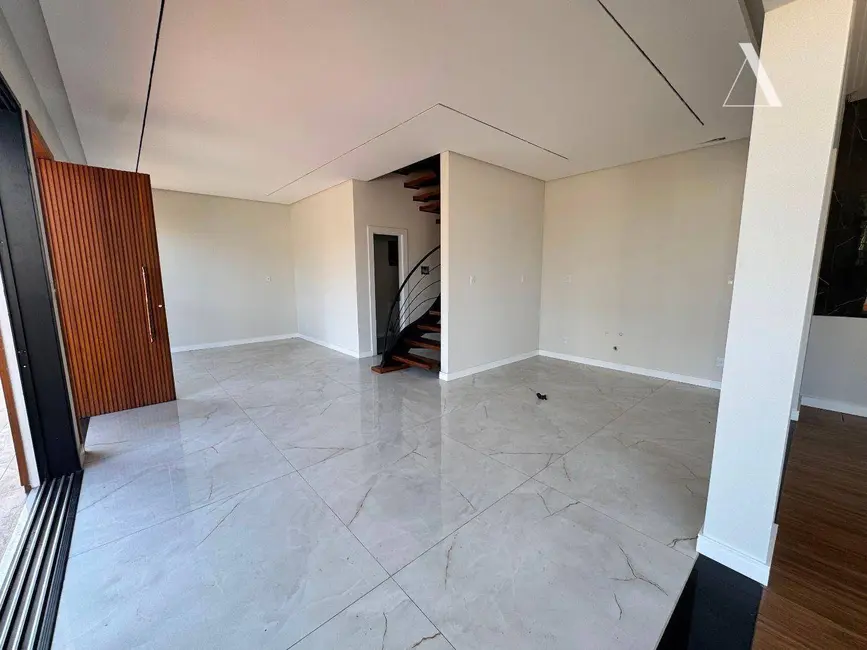 Foto 9 de Casa com 3 quartos à venda, 178m2 em Floresta, Joinville - SC
