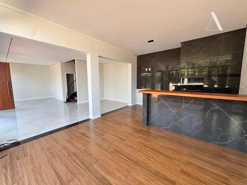 Foto 6 de Casa com 3 quartos à venda, 178m2 em Floresta, Joinville - SC