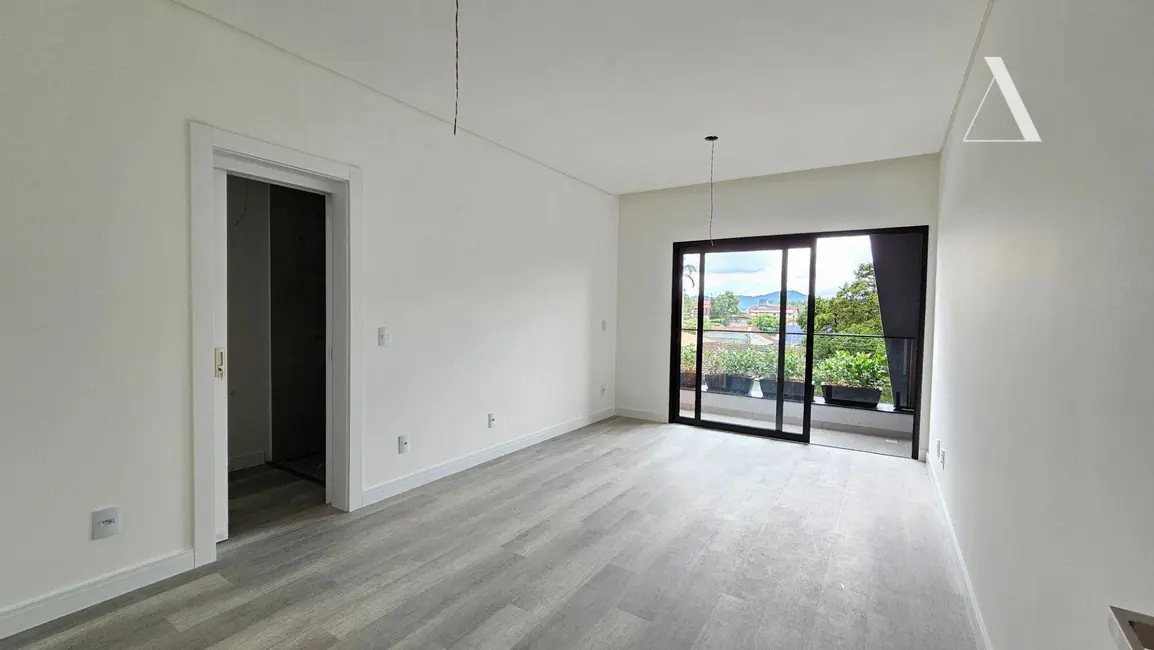 Foto 4 de Casa com 3 quartos à venda, 375m2 em Glória, Joinville - SC