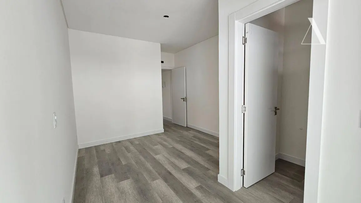 Foto 5 de Casa com 3 quartos à venda, 375m2 em Glória, Joinville - SC