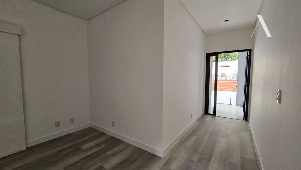 Foto 6 de Casa com 3 quartos à venda, 375m2 em Glória, Joinville - SC
