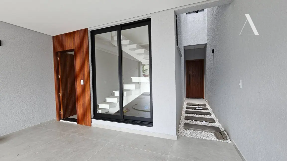 Foto 2 de Casa com 3 quartos à venda, 375m2 em Glória, Joinville - SC