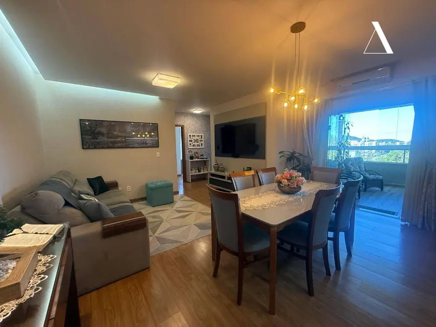 Foto 5 de Apartamento com 3 quartos à venda, 98m2 em Santo Antônio, Joinville - SC