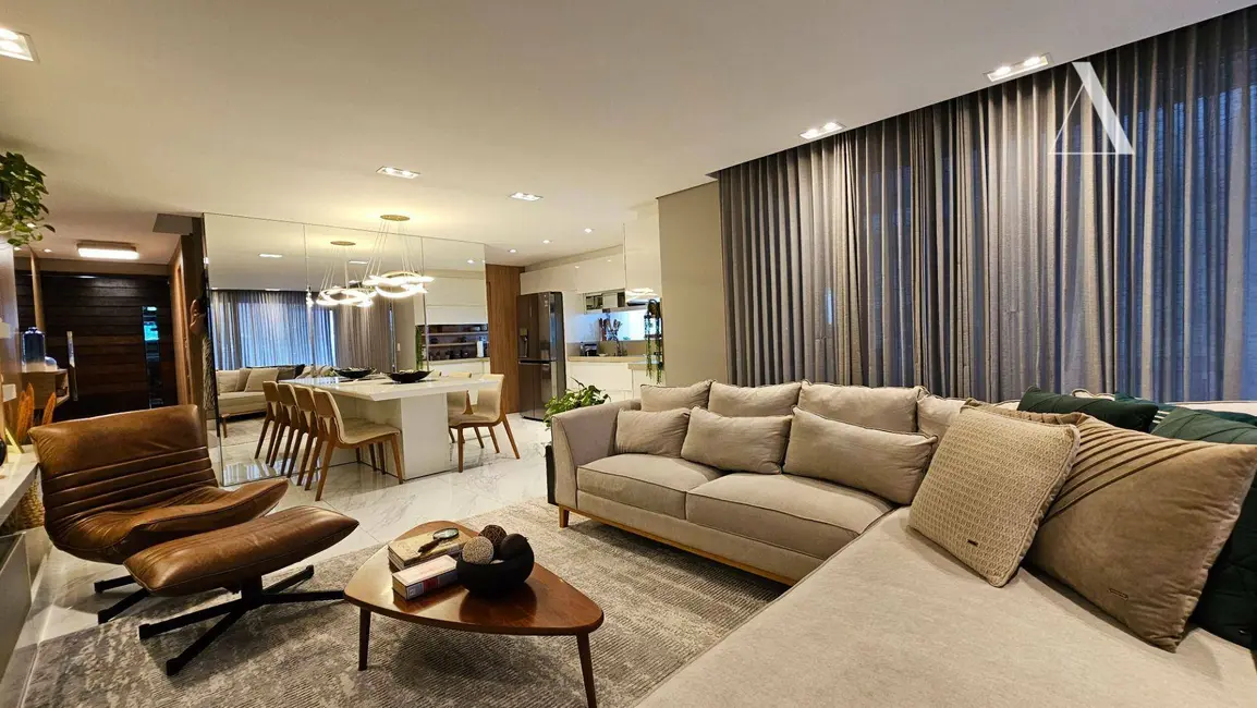 Casa com 3 quartos à venda, 212m2 em Saguaçu, Joinville - SC - imagem 3 Foto 3 de Casa com 3 quartos à venda, 212m2 em Saguaçu, Joinville - SC