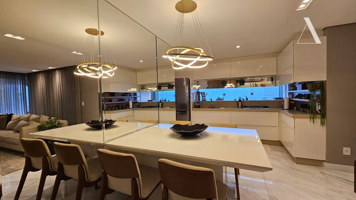 Casa com 3 quartos à venda, 212m2 em Saguaçu, Joinville - SC - imagem 5 Foto 5 de Casa com 3 quartos à venda, 212m2 em Saguaçu, Joinville - SC