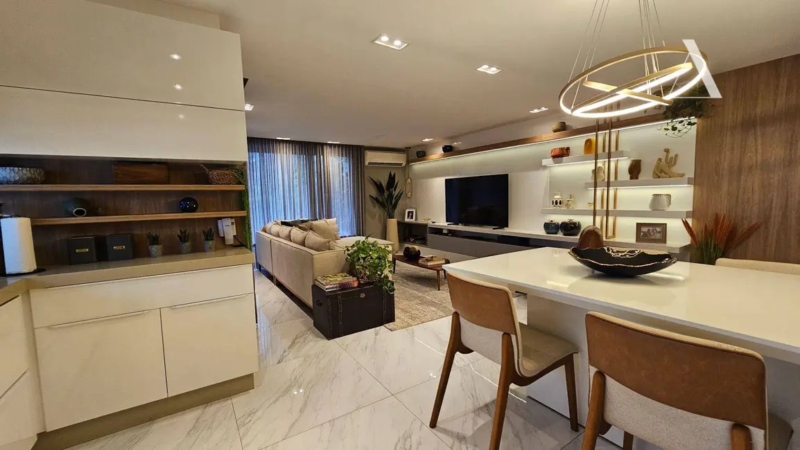 Casa com 3 quartos à venda, 212m2 em Saguaçu, Joinville - SC - imagem 6 Foto 6 de Casa com 3 quartos à venda, 212m2 em Saguaçu, Joinville - SC