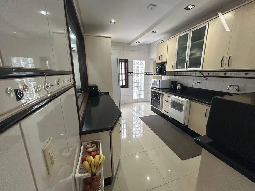 Foto 7 de Casa com 3 quartos à venda, 306m2 em Saguaçu, Joinville - SC