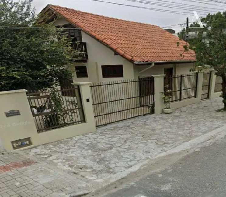 Foto 1 de Casa com 3 quartos à venda, 306m2 em Saguaçu, Joinville - SC