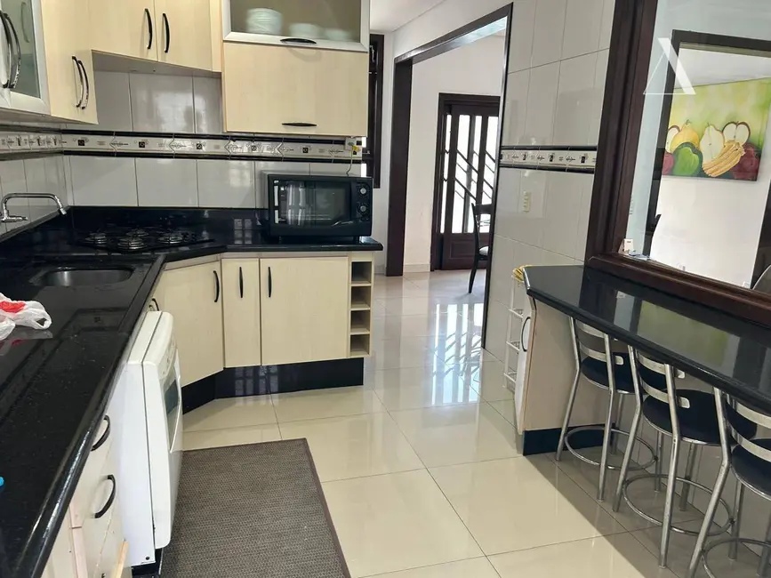 Foto 5 de Casa com 3 quartos à venda, 306m2 em Saguaçu, Joinville - SC