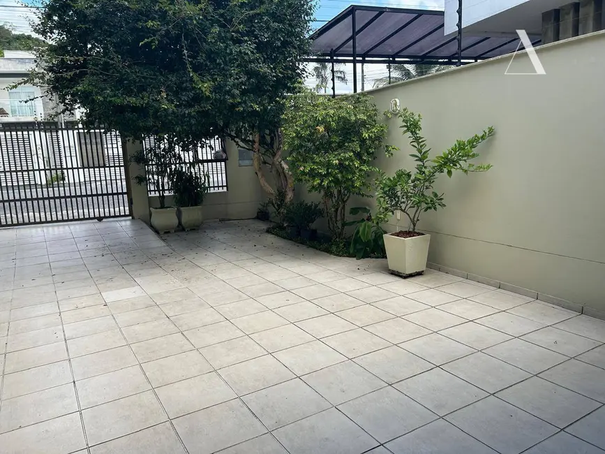 Foto 4 de Casa com 3 quartos à venda, 306m2 em Saguaçu, Joinville - SC