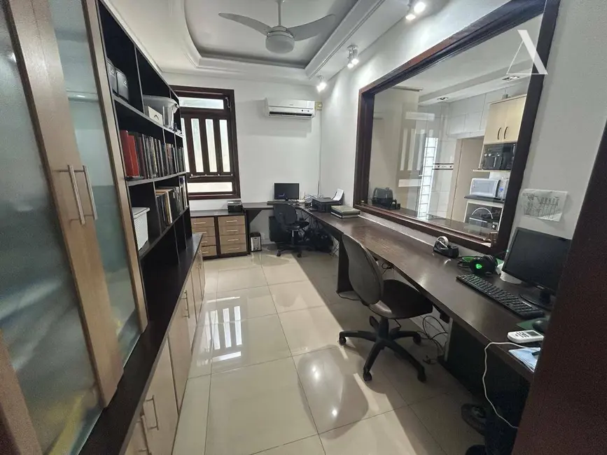 Foto 9 de Casa com 3 quartos à venda, 306m2 em Saguaçu, Joinville - SC