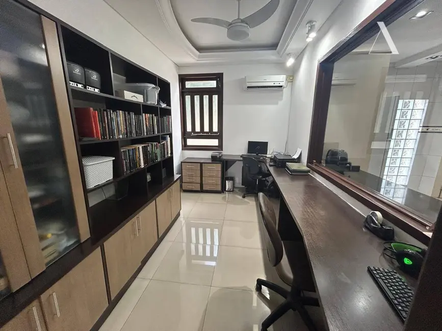 Foto 8 de Casa com 3 quartos à venda, 306m2 em Saguaçu, Joinville - SC