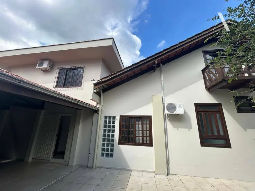 Foto 2 de Casa com 3 quartos à venda, 306m2 em Saguaçu, Joinville - SC