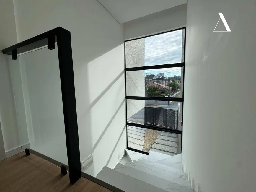 Foto 6 de Casa com 3 quartos à venda, 178m2 em Floresta, Joinville - SC