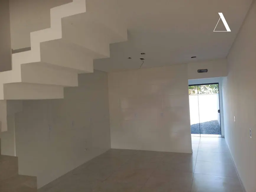 Foto 3 de Casa com 2 quartos à venda, 145m2 em Costa e Silva, Joinville - SC