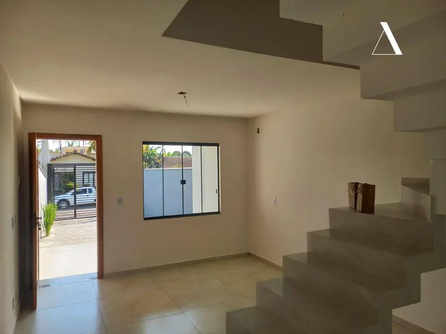 Foto 2 de Casa com 2 quartos à venda, 145m2 em Costa e Silva, Joinville - SC