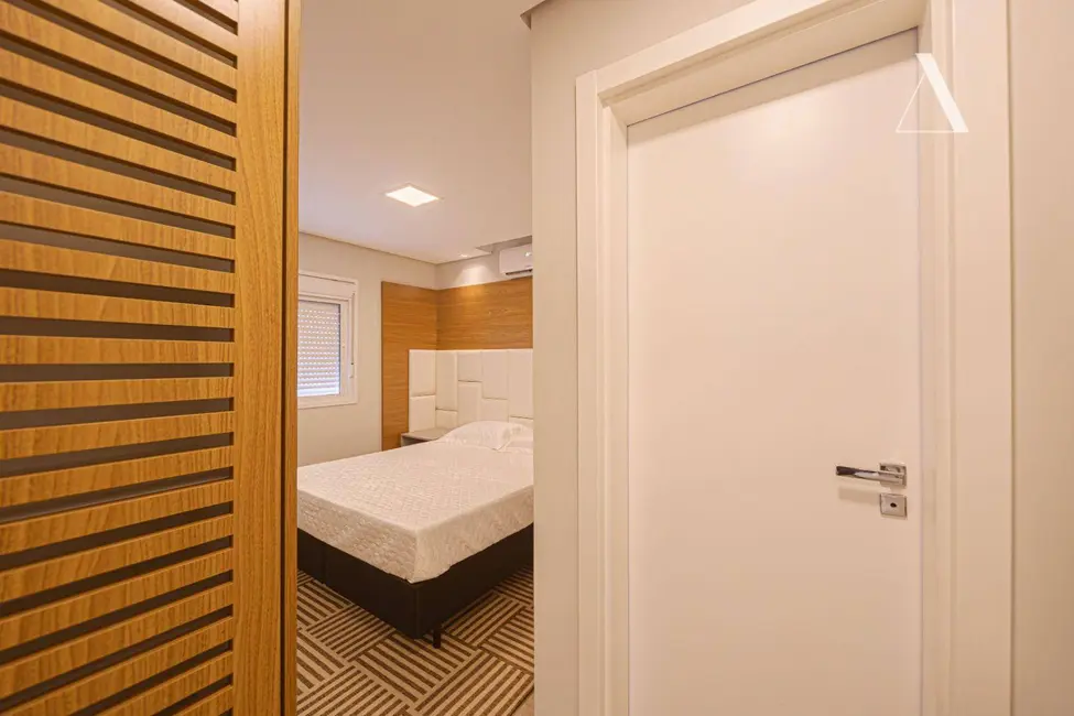 Foto 8 de Apartamento com 2 quartos à venda, 77m2 em Costa e Silva, Joinville - SC