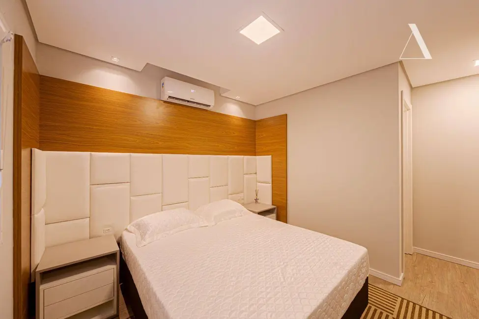 Foto 6 de Apartamento com 2 quartos à venda, 77m2 em Costa e Silva, Joinville - SC