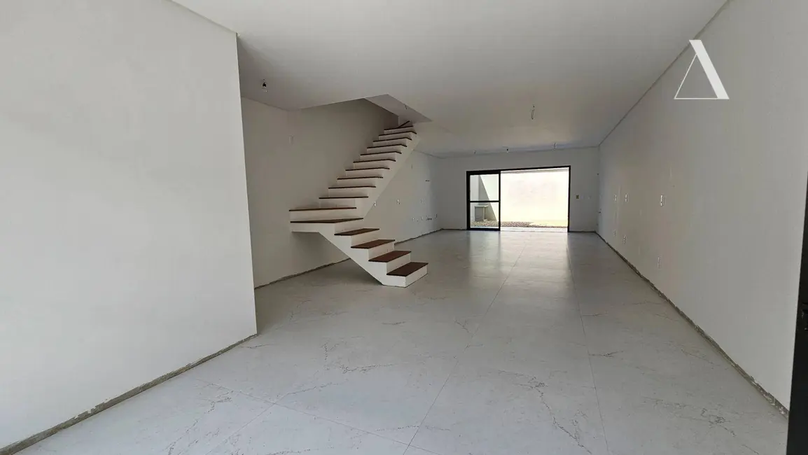 Foto 3 de Casa com 3 quartos à venda, 608m2 em Anita Garibaldi, Joinville - SC