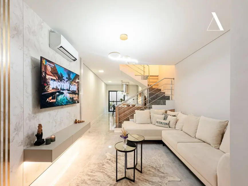 Casa de Condomínio com 3 quartos à venda, 137m2 em Bom Retiro, Joinville - SC - imagem 2 Foto 2 de Casa de Condomínio com 3 quartos à venda, 137m2 em Bom Retiro, Joinville - SC