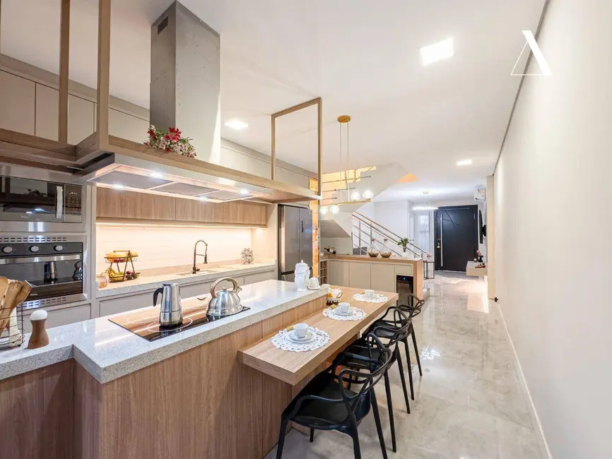 Casa de Condomínio com 3 quartos à venda, 137m2 em Bom Retiro, Joinville - SC - imagem 1 Foto 1 de Casa de Condomínio com 3 quartos à venda, 137m2 em Bom Retiro, Joinville - SC